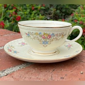 VINTAGE HOMER LAUGHLIN GEORGIAN EGGSHELL TEACUP AND SAUCER GOLD RIMMED